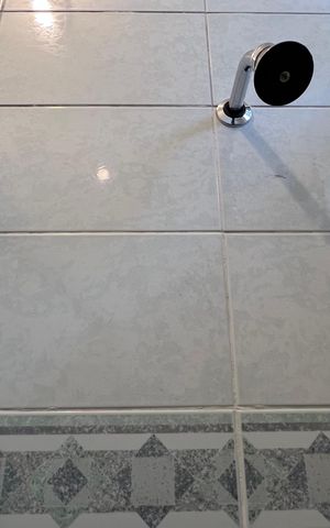Casa à venda com 230m², 5 quartos e 2 vagas Casa à venda com 230m², 5 quartos e 2 vagasBanheiro da Suíte 1