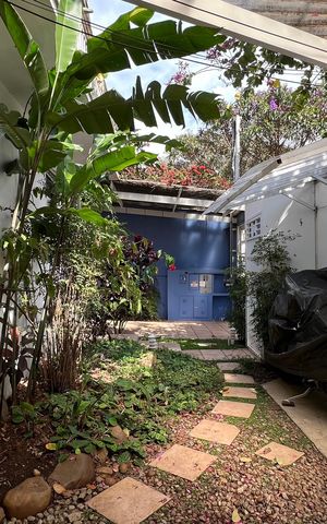 Casa à venda com 230m², 5 quartos e 2 vagas Casa à venda com 230m², 5 quartos e 2 vagasGaragem