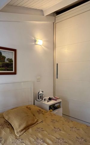 Casa à venda com 230m², 5 quartos e 2 vagas Casa à venda com 230m², 5 quartos e 2 vagasSuíte 4
