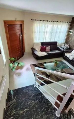 Casa à venda com 200m², 3 quartos e 7 vagas Casa à venda com 200m², 3 quartos e 7 vagasSala