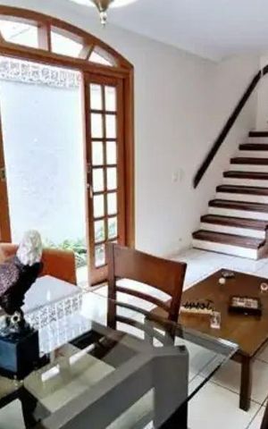 Casa à venda com 250m², 2 quartos e 1 vaga Casa à venda com 250m², 2 quartos e 1 vagaSala