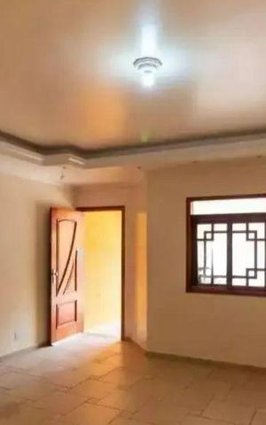 Casa à venda com 230m², 3 quartos e 4 vagas Casa à venda com 230m², 3 quartos e 4 vagasSala