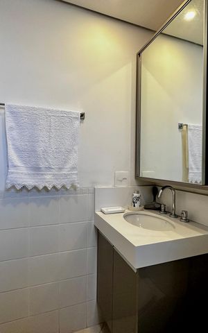 Apartamento à venda com 45m², 2 quartos e 1 vaga Apartamento à venda com 45m², 2 quartos e 1 vagaBanheiro