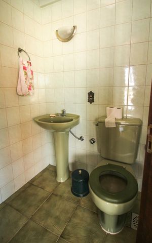 Casa à venda com 292m², 4 quartos e 4 vagas Casa à venda com 292m², 4 quartos e 4 vagasLavabo 1