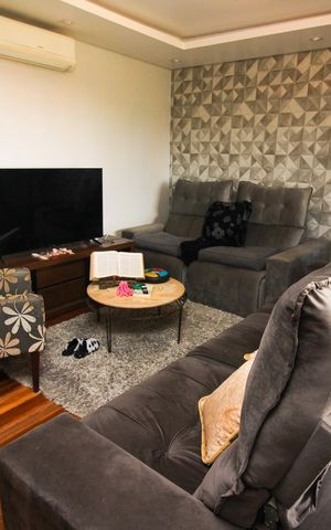 Casa à venda com 292m², 4 quartos e 4 vagas Casa à venda com 292m², 4 quartos e 4 vagasSala 1