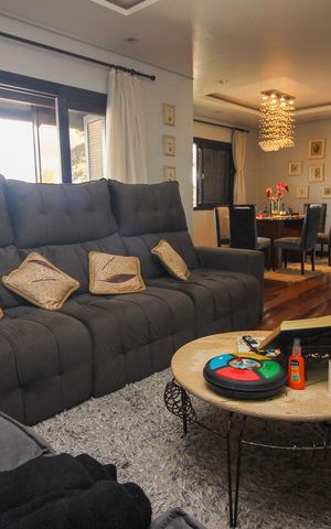Casa à venda com 292m², 4 quartos e 4 vagas Casa à venda com 292m², 4 quartos e 4 vagasSala 1