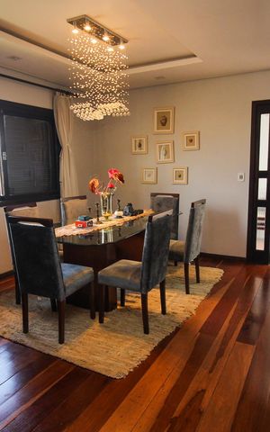 Casa à venda com 292m², 4 quartos e 4 vagas Casa à venda com 292m², 4 quartos e 4 vagasSala de Jantar