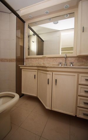 Apartamento à venda com 100m², 3 quartos e 3 vagasBanheiro da Suíte