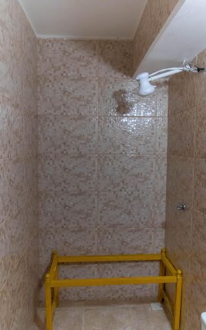 Casa à venda com 371m², 9 quartos e 4 vagas Casa à venda com 371m², 9 quartos e 4 vagasBanheiro Externo
