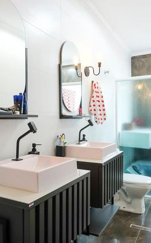 Casa à venda com 442m², 3 quartos e 6 vagasBanheiro