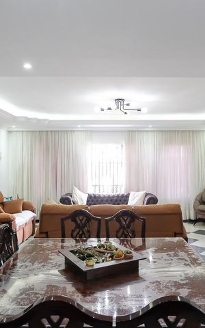 Casa à venda com 442m², 3 quartos e 6 vagasSala