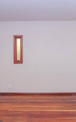 Casa à venda com 181m², 4 quartos e 3 vagas Casa à venda com 181m², 4 quartos e 3 vagasSuíte