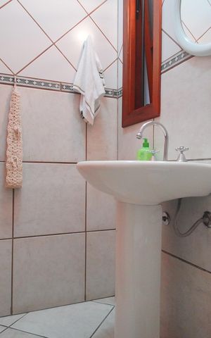Casa à venda com 150m², 3 quartos e 2 vagasBanheiro 2