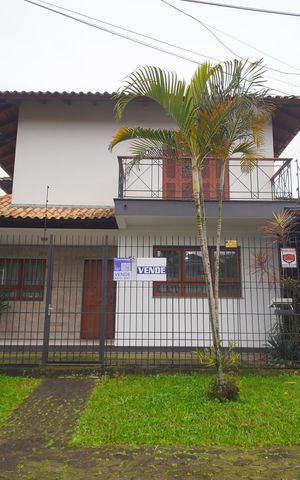 Casa à venda com 150m², 3 quartos e 2 vagasFachada