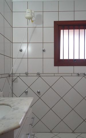 Casa à venda com 150m², 3 quartos e 2 vagasBanheiro da Suíte