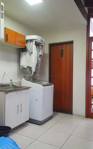 Casa à venda com 150m², 3 quartos e 2 vagasÁrea de Serviço