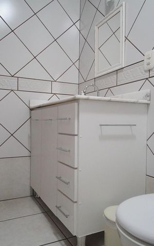 Casa à venda com 150m², 3 quartos e 2 vagasBanheiro 1