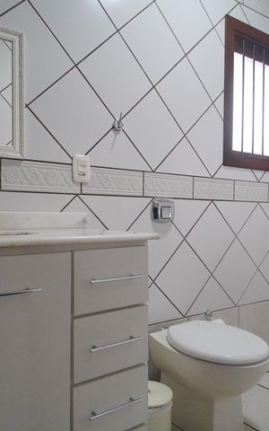 Casa à venda com 150m², 3 quartos e 2 vagasBanheiro 1
