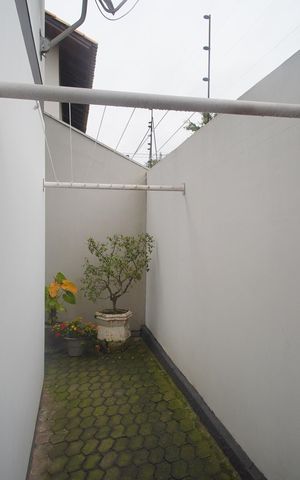 Casa à venda com 150m², 3 quartos e 2 vagascorredor