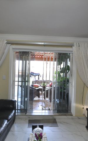 Casa à venda com 135m², 3 quartos e 3 vagasSala