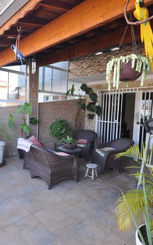 Casa à venda com 135m², 3 quartos e 3 vagasVaranda gourmet