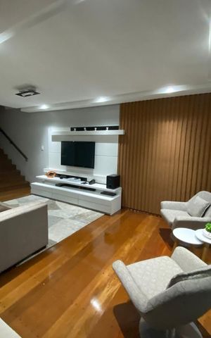 Casa à venda com 380m², 3 quartos e 3 vagas