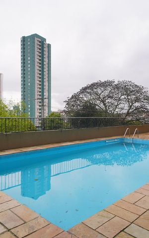 Apartamento à venda com 280m², 3 quartos e 2 vagasÁrea comum - Piscina