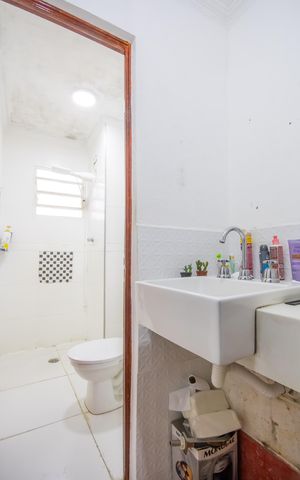 Apartamento à venda com 45m², 2 quartos e 1 vaga Apartamento à venda com 45m², 2 quartos e 1 vagaBanheiro