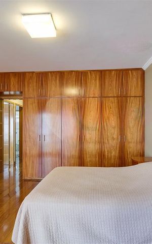 Casa à venda com 260m², 4 quartos e 4 vagas