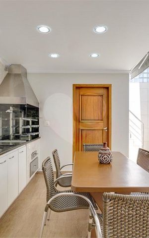 Casa à venda com 260m², 4 quartos e 4 vagas