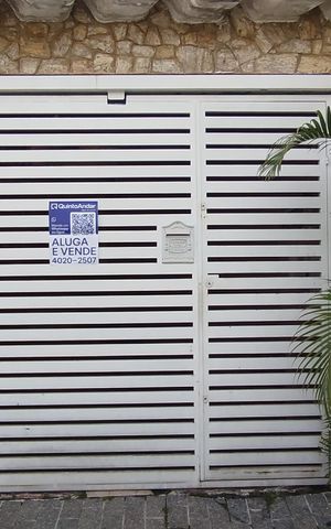 Casa à venda com 80m², 2 quartos e 1 vaga Casa à venda com 80m², 2 quartos e 1 vagaFachada + Placa
