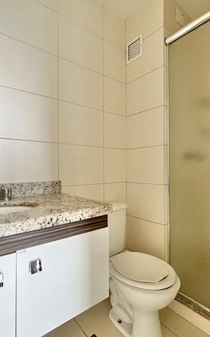 Apartamento à venda com 67m², 2 quartos e 1 vaga Apartamento à venda com 67m², 2 quartos e 1 vagaBanheiro da suíte