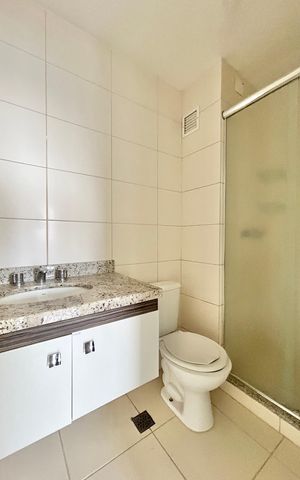 Apartamento à venda com 67m², 2 quartos e 1 vaga Apartamento à venda com 67m², 2 quartos e 1 vagaBanheiro da suíte