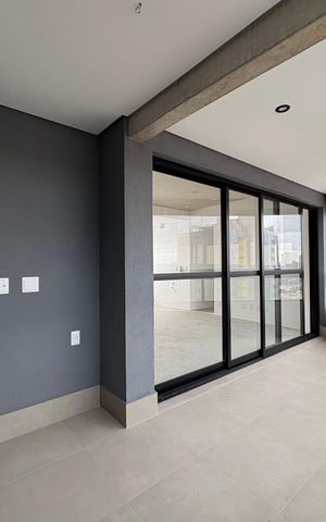 Apartamento à venda com 88m², 2 quartos e 2 vagas Apartamento à venda com 88m², 2 quartos e 2 vagasVaranda