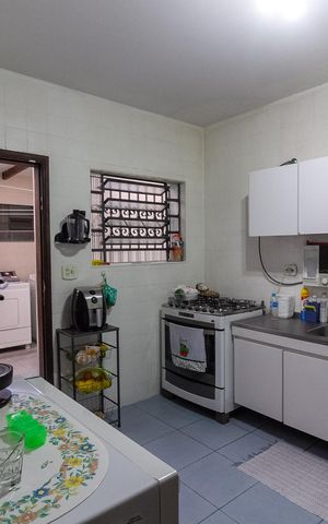 Casa à venda com 300m², 4 quartos e 4 vagasCozinha