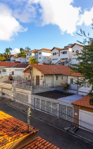 Casa à venda com 300m², 4 quartos e 4 vagassótão vista
