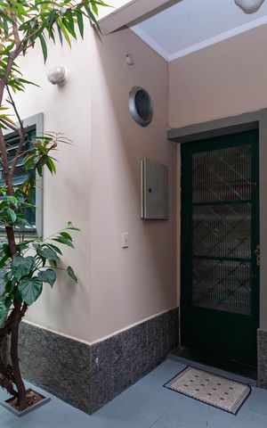 Casa de condomínio à venda com 229m², 4 quartos e 2 vagas Casa de condomínio à venda com 229m², 4 quartos e 2 vagasÁrea Externa