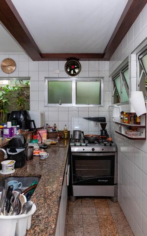 Casa de condomínio à venda com 229m², 4 quartos e 2 vagas Casa de condomínio à venda com 229m², 4 quartos e 2 vagasCozinha