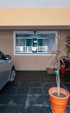 Casa de condomínio à venda com 229m², 4 quartos e 2 vagas Casa de condomínio à venda com 229m², 4 quartos e 2 vagasGaragem