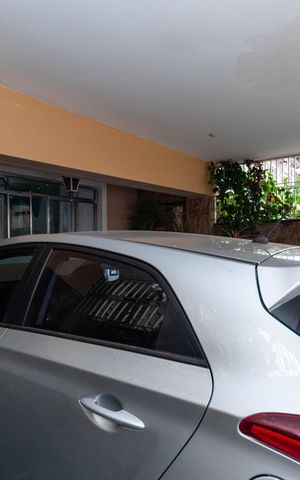 Casa de condomínio à venda com 229m², 4 quartos e 2 vagas Casa de condomínio à venda com 229m², 4 quartos e 2 vagasGaragem