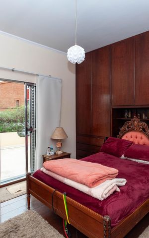 Casa de condomínio à venda com 229m², 4 quartos e 2 vagas Casa de condomínio à venda com 229m², 4 quartos e 2 vagasSuíte 1