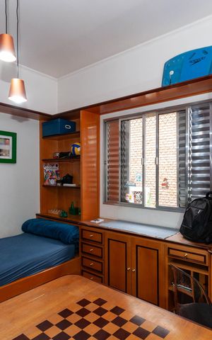 Casa de condomínio à venda com 229m², 4 quartos e 2 vagas Casa de condomínio à venda com 229m², 4 quartos e 2 vagasQuarto 1