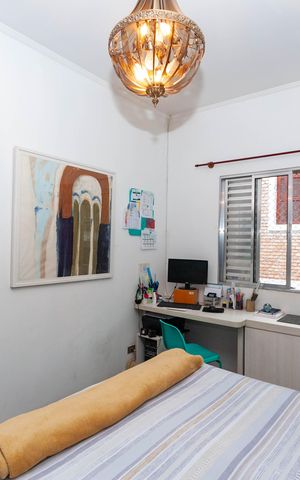 Casa de condomínio à venda com 229m², 4 quartos e 2 vagas Casa de condomínio à venda com 229m², 4 quartos e 2 vagasQuarto 2