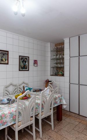 Casa de condomínio à venda com 229m², 4 quartos e 2 vagas Casa de condomínio à venda com 229m², 4 quartos e 2 vagasCozinha
