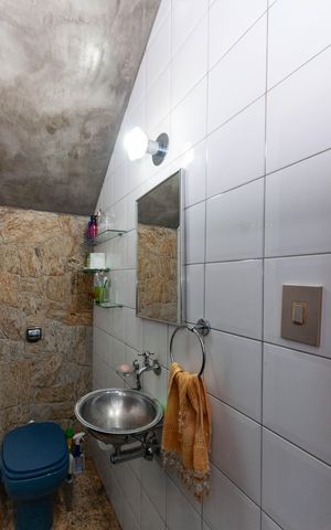 Casa de condomínio à venda com 229m², 4 quartos e 2 vagas Casa de condomínio à venda com 229m², 4 quartos e 2 vagasLavabo