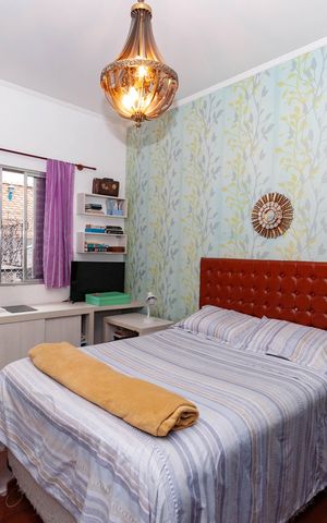 Casa de condomínio à venda com 229m², 4 quartos e 2 vagas Casa de condomínio à venda com 229m², 4 quartos e 2 vagasQuarto 2