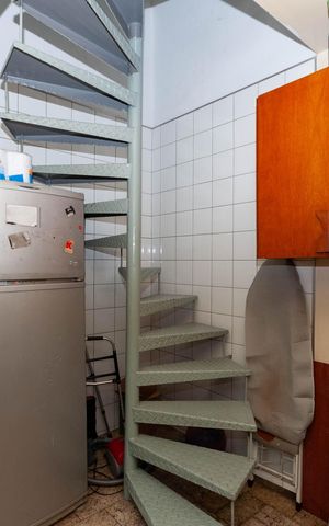 Casa de condomínio à venda com 229m², 4 quartos e 2 vagas Casa de condomínio à venda com 229m², 4 quartos e 2 vagasCozinha