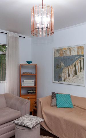 Casa de condomínio à venda com 229m², 4 quartos e 2 vagas Casa de condomínio à venda com 229m², 4 quartos e 2 vagasSala