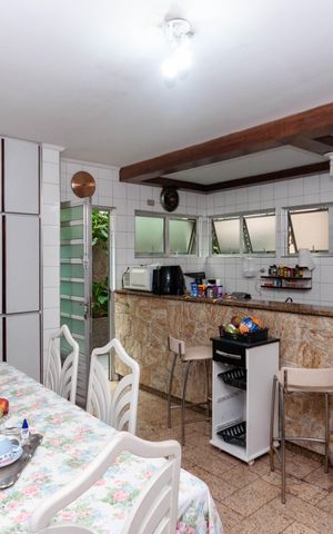Casa de condomínio à venda com 229m², 4 quartos e 2 vagas Casa de condomínio à venda com 229m², 4 quartos e 2 vagasCozinha