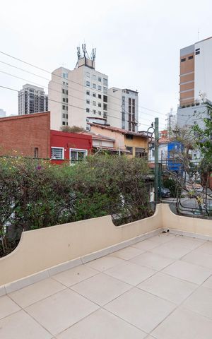 Casa de condomínio à venda com 229m², 4 quartos e 2 vagas Casa de condomínio à venda com 229m², 4 quartos e 2 vagasVaranda da Suíte 1